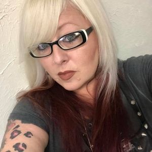 Meet your Posher, Dana